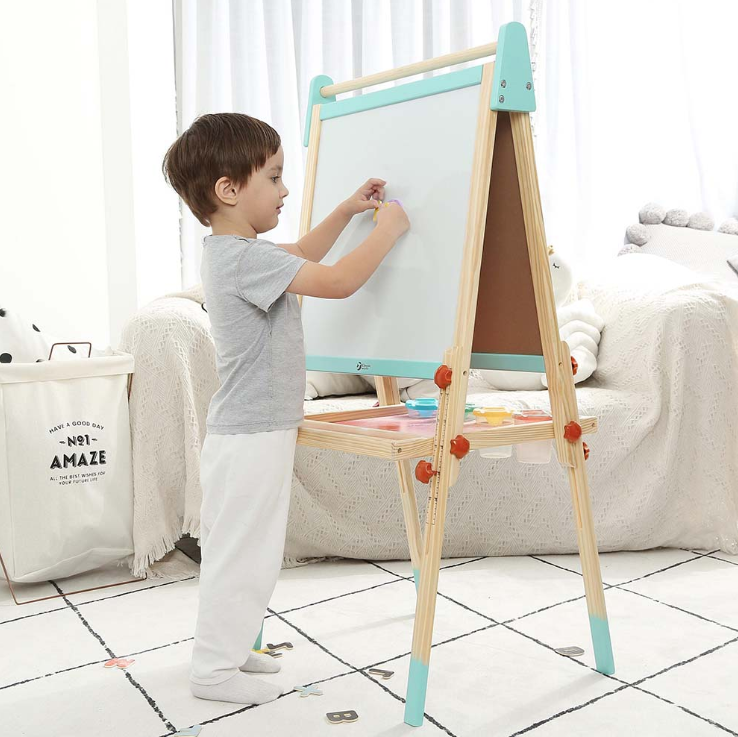 Classic World – Multi-Functional Easel